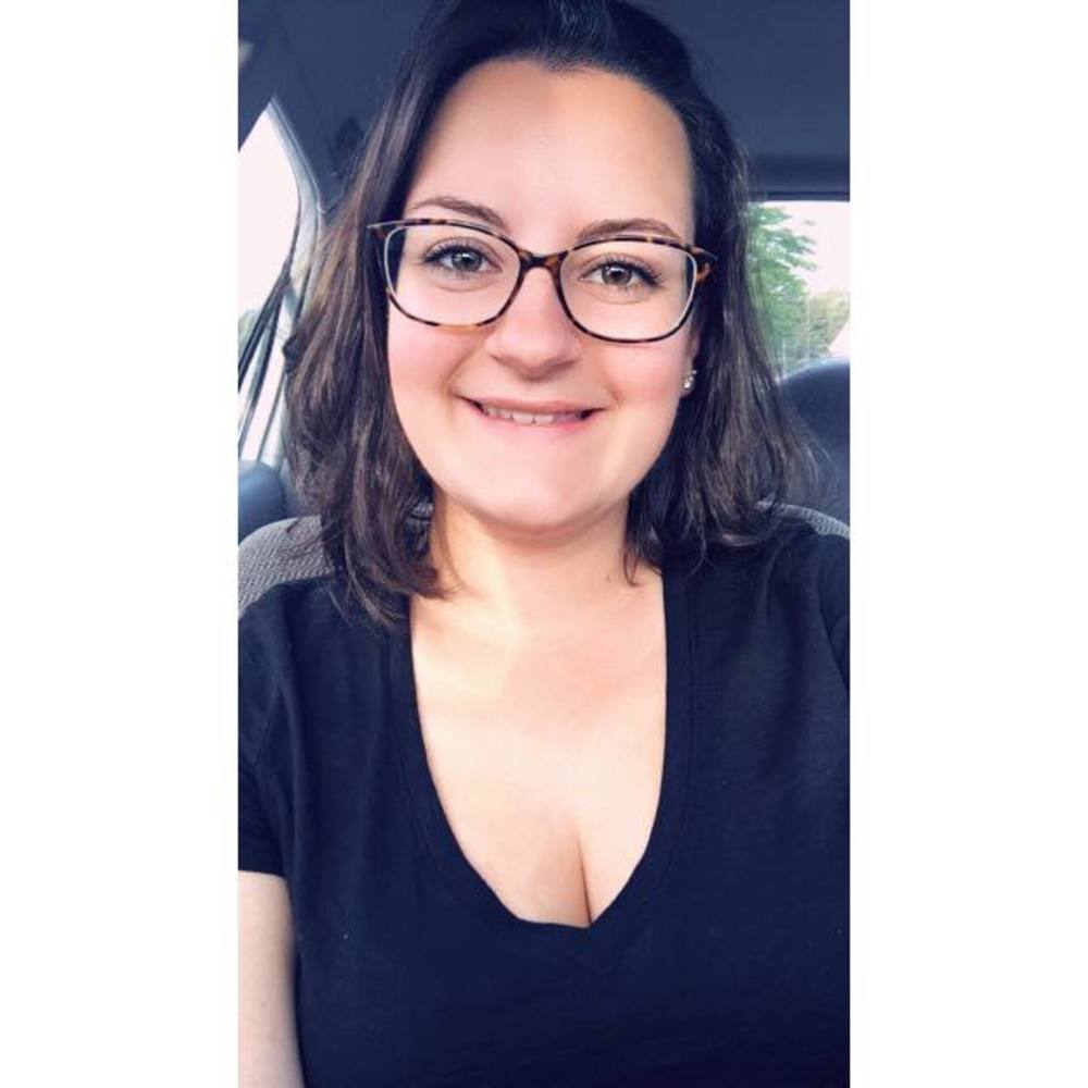 Meet your Posher, Lea